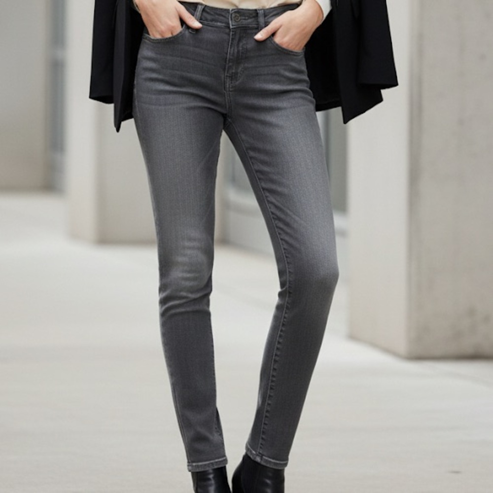 Lucky Brand Charlie Skinny Jeans - Grey Wash - Size 2/26